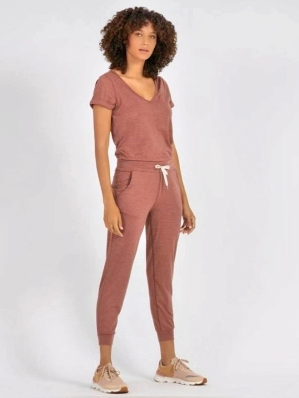 Vuori All Day Jumpsuit in Brown Size Medium V-Neck Short Sleeve Like New
